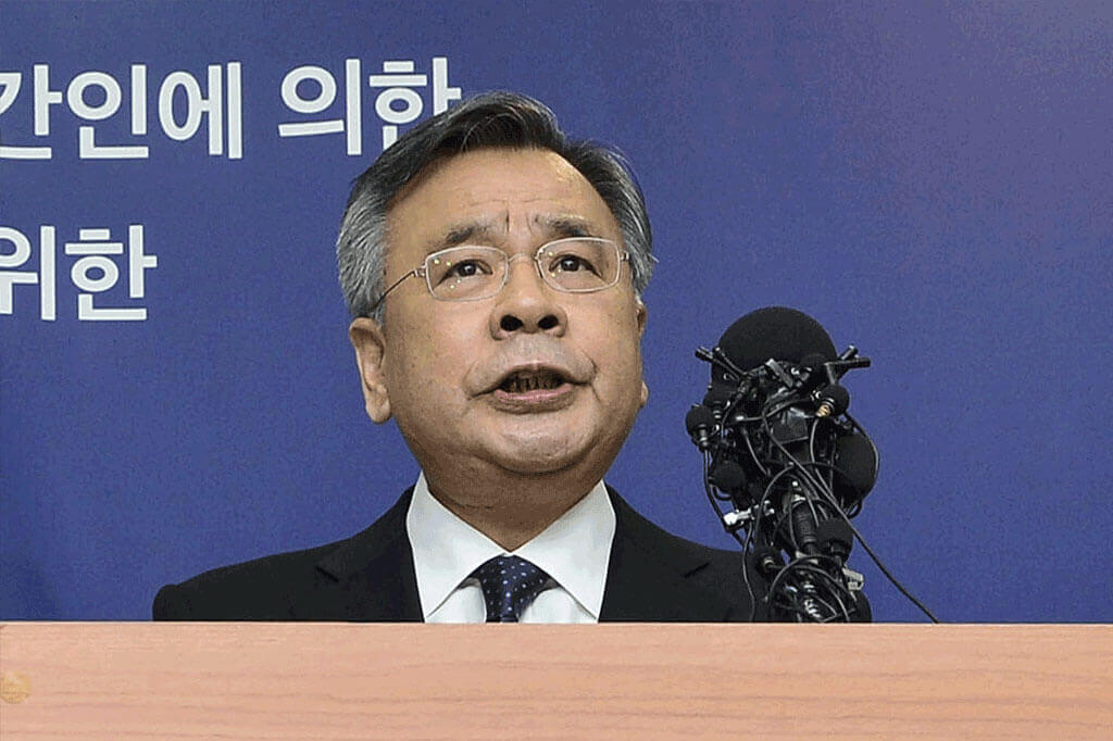 Independent Counsel Park Young Soo speaking at a press conference at the special prosecutor’s office in Seoul, South Korea, on March 6, 2017.